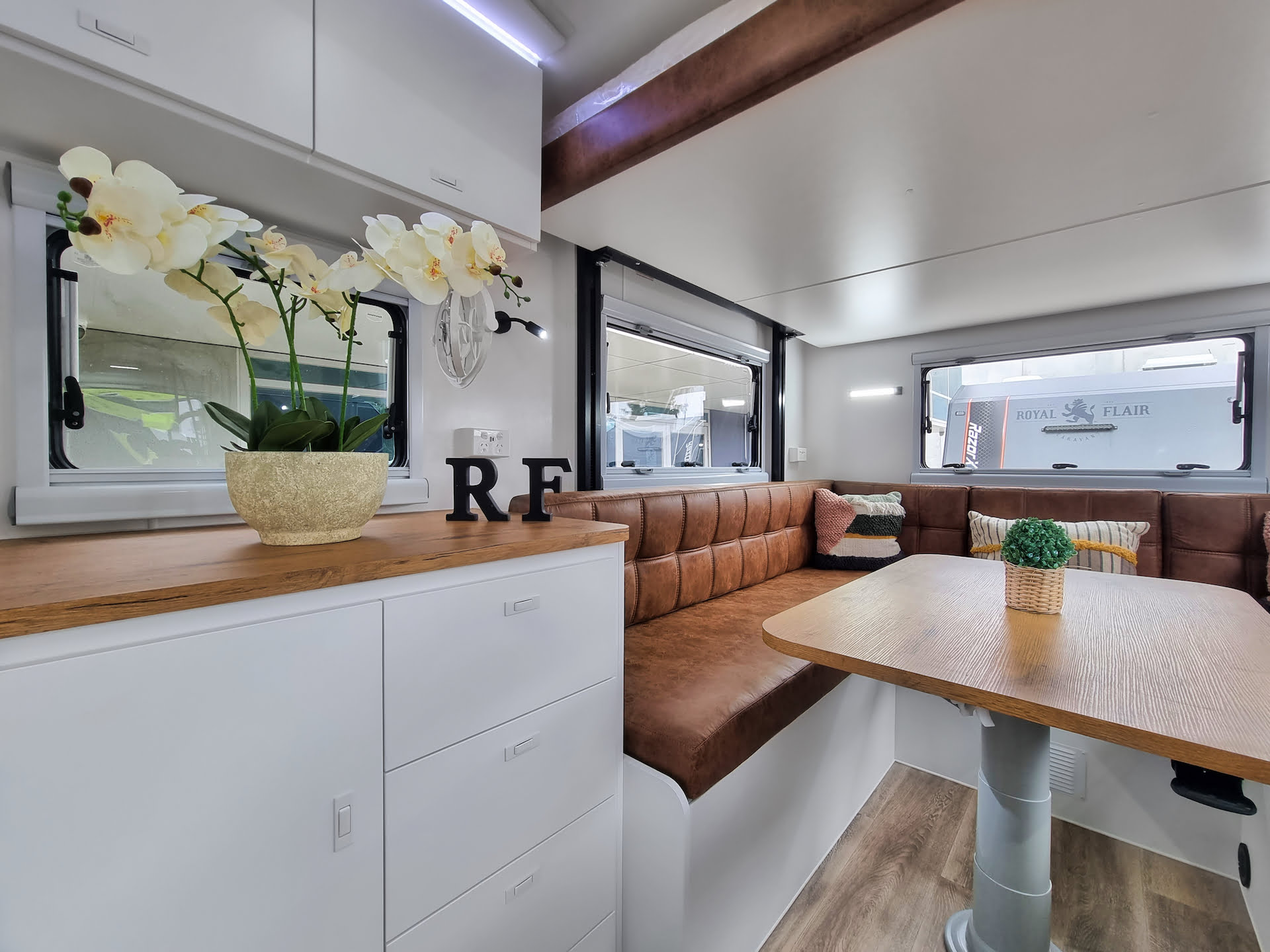 Aussie Mate luxury off road family caravan with beautiful club lounge 32